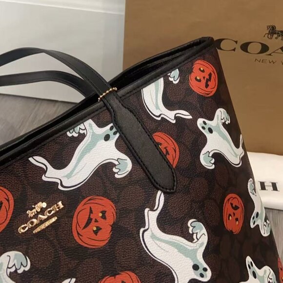 Coach Halloween Print Tote Bag, Size 33x16x29cm - Picture 5 of 9